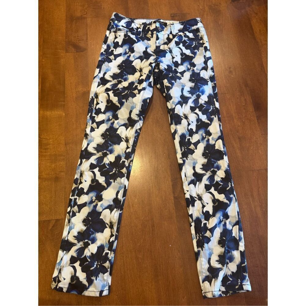 Woman’s White House black market slim ankle jeans size 2